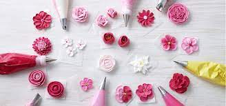 Spring Into Buttercream Flowers - Baking Classes Southfield Michigan | Cake Crumbs - flower1